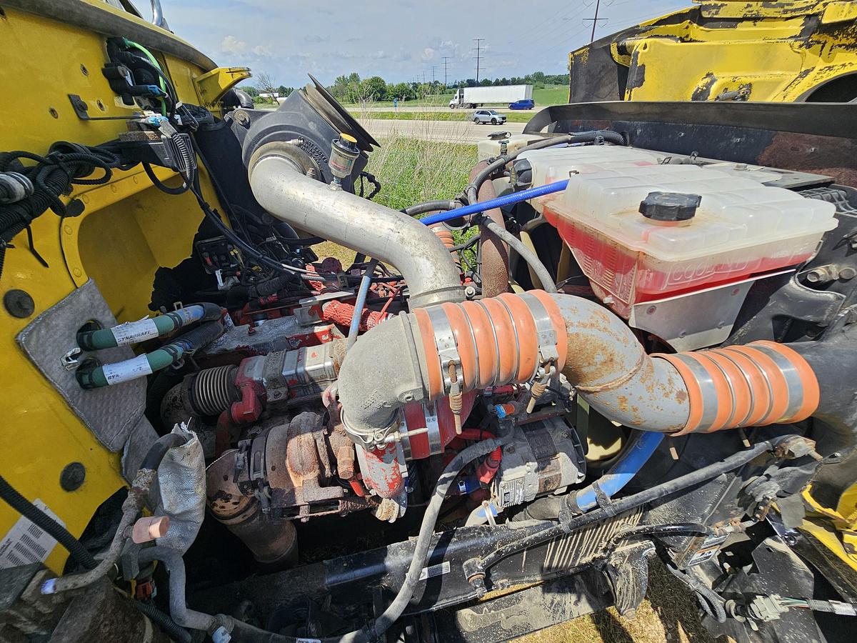 Used 2014 Peterbuilt 382