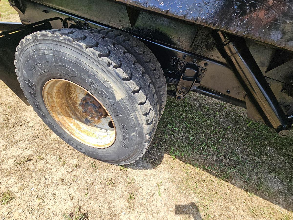 Used 2014 Peterbuilt 382