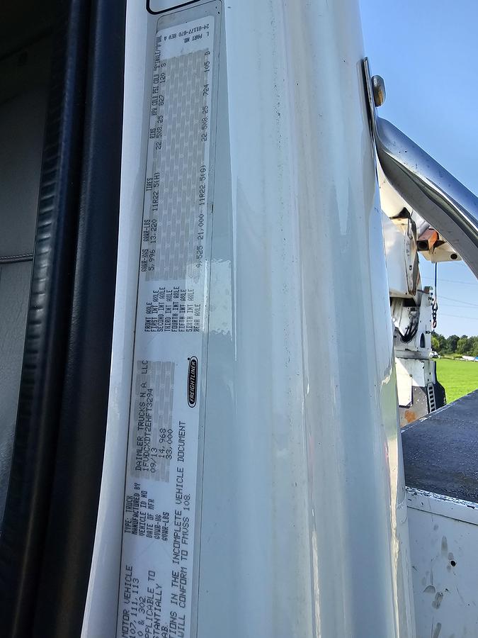 Used 2014 Freightliner / Altec M2106/ AA755