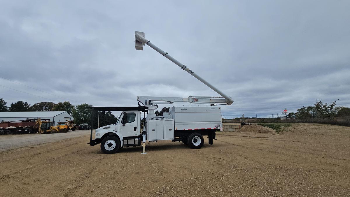 Used 2015 Freightliner / Altec M2106/ LRV60-E70
