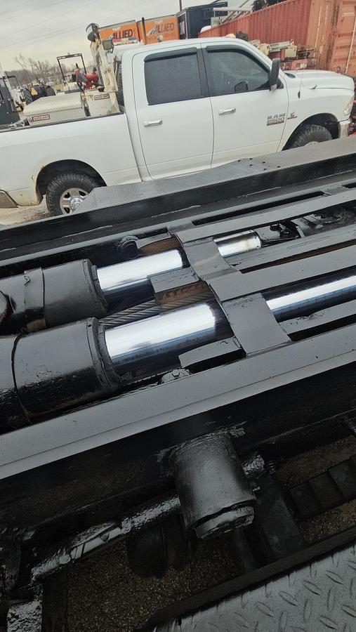 Used 2005 mack granite