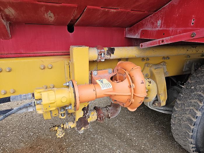 Used 2001 Freightliner FL112