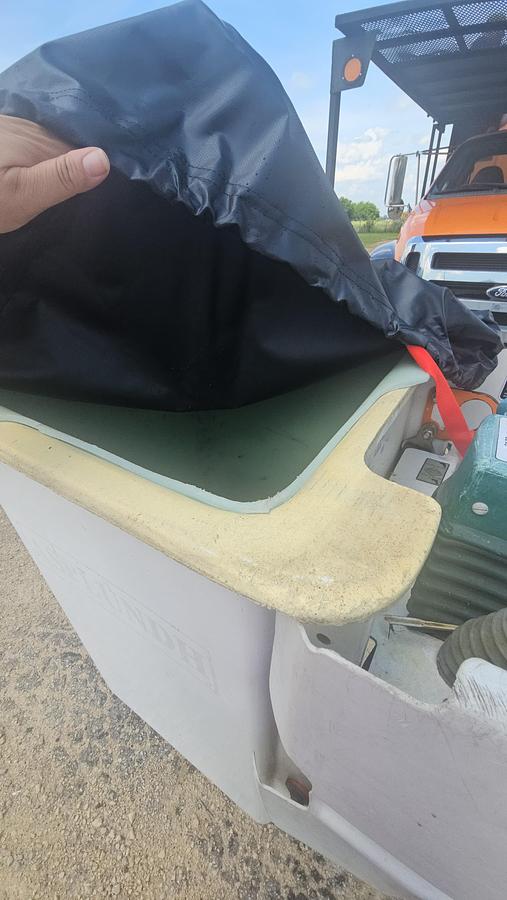 Used 2015 Ford / Altec F750 / LR756