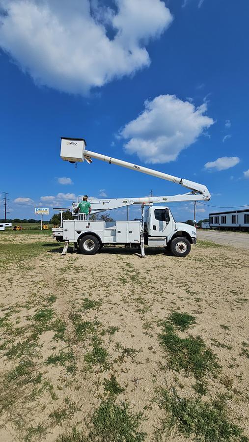 Used 2014 Freightliner / Altec M2106/ AA755