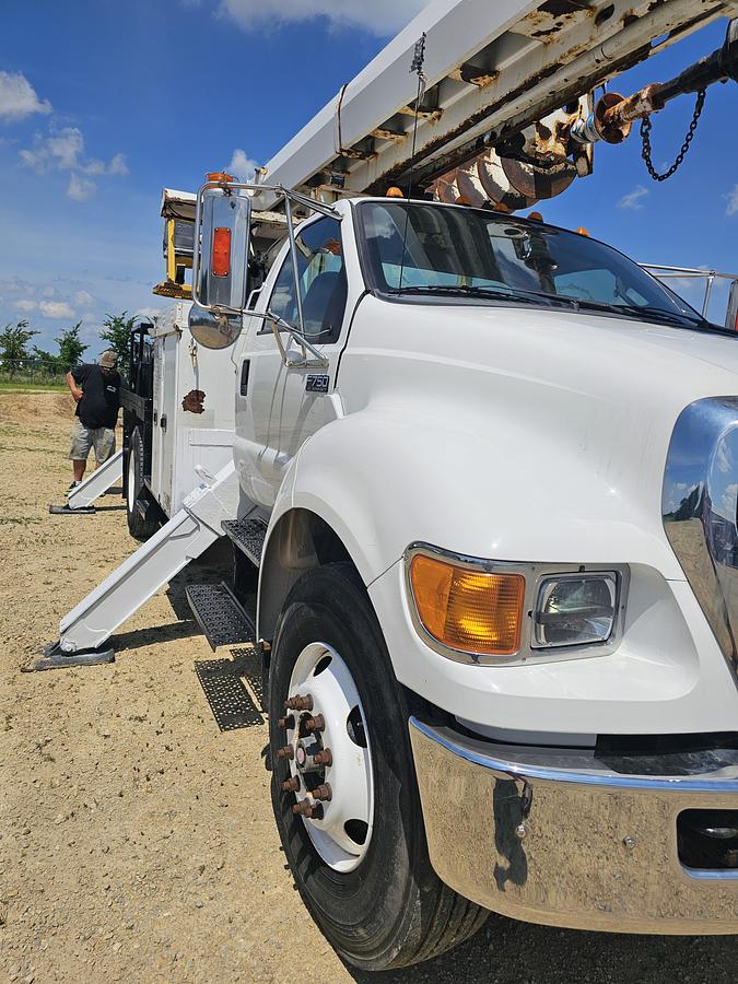 Used 2015 Ford /  Altec F750 / Digger derrick