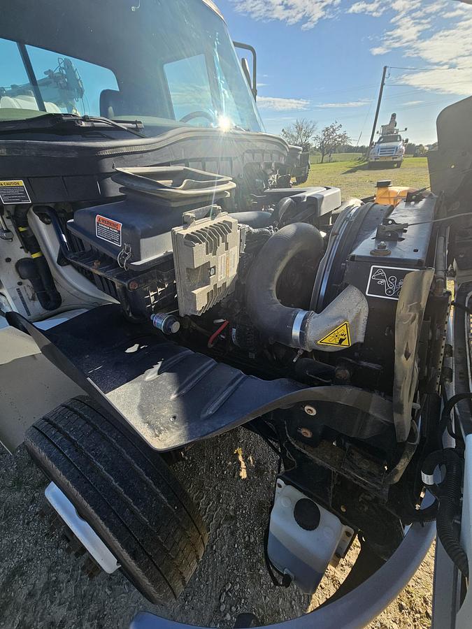 Used 2015 International / Utilicore 4300 / MD300