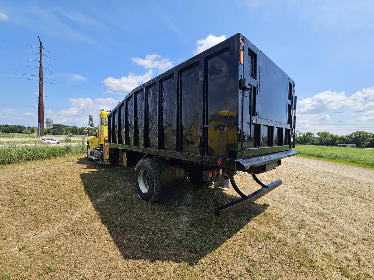 Used 2014 Peterbuilt 382