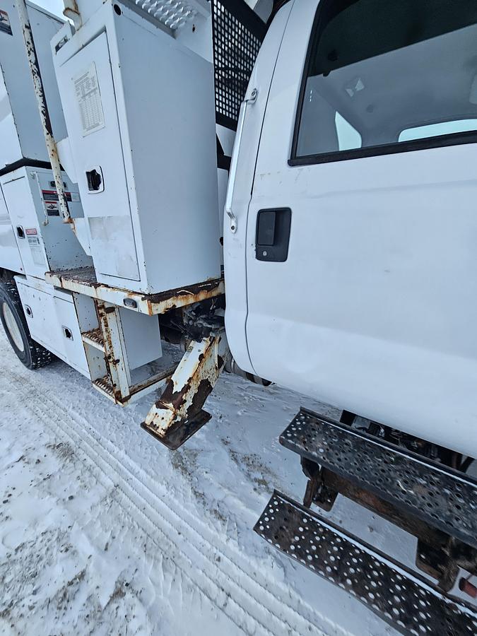 Used 2010 Ford/ Altec F750 /LRV