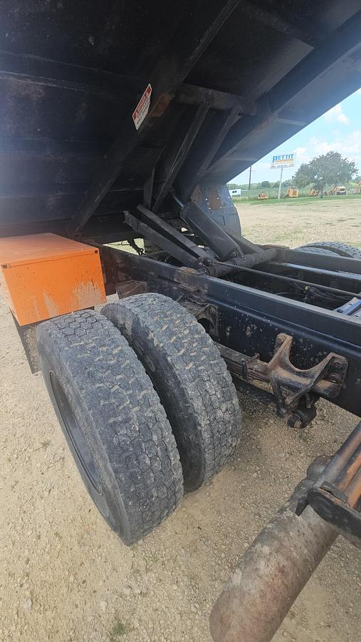 Used 2015 Ford / Altec F750 / LR756