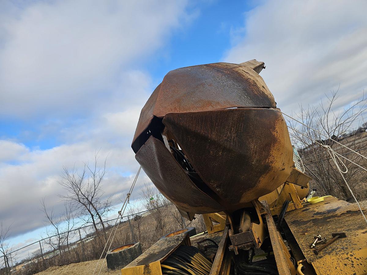 Used 2001 International 4900 Tree Spade