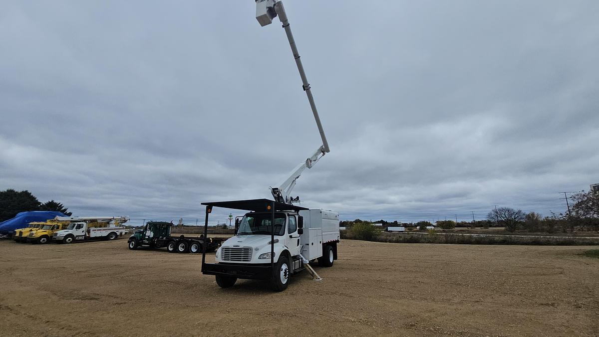 Used 2015 Freightliner / Altec M2106/ LRV60-E70