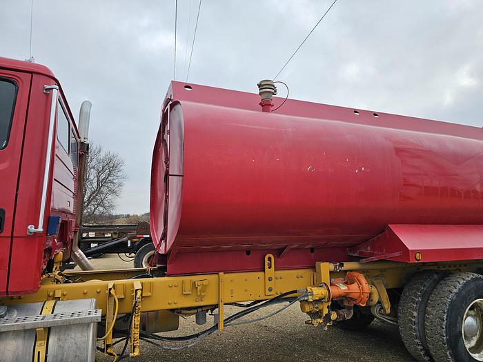 Used 2001 Freightliner FL112