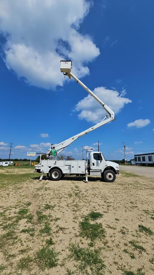 Used 2014 Freightliner / Altec M2106/ AA755