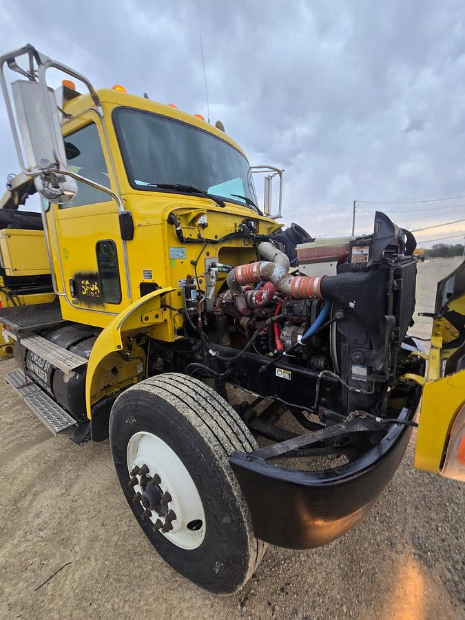 Used 2014 Peterbuilt 382