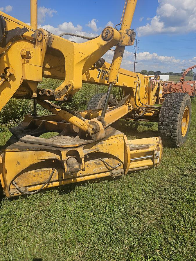 Used 1989 John Deere 772BH