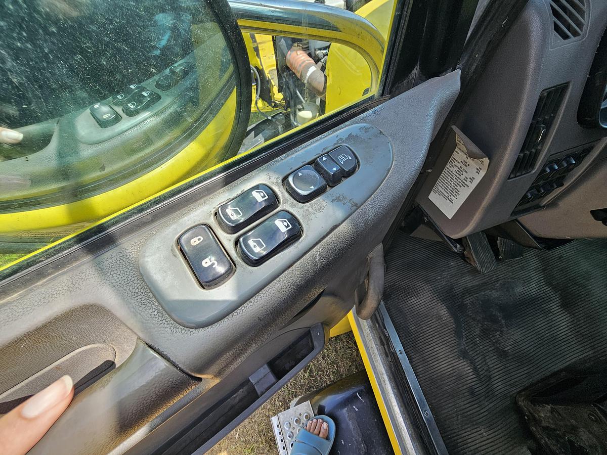 Used 2014 Peterbuilt 382