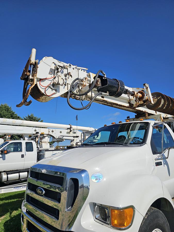Used 2015 Ford /  Altec F750 / Digger derrick