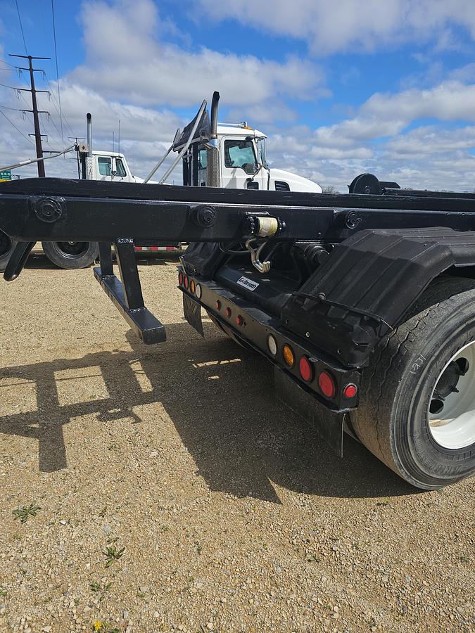 Used 2007 Mack CV713