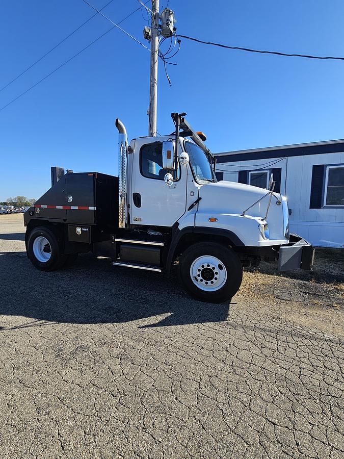 Used 2018 Freightliner SD