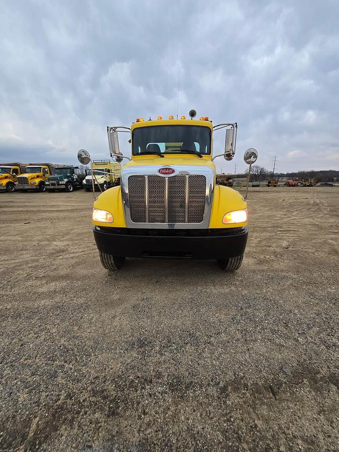 Used 2014 Peterbuilt 382