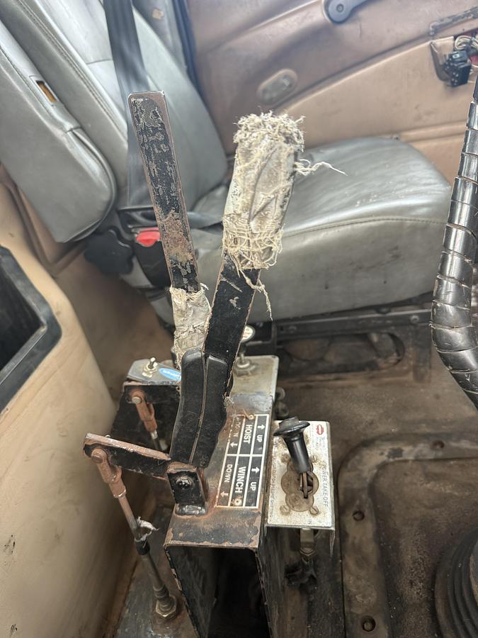 Used 2005 mack granite