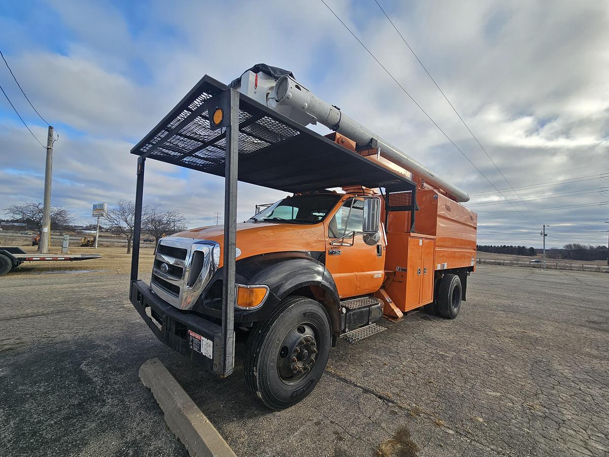 Used 2010 Ford /  Altec F750/ LRV55
