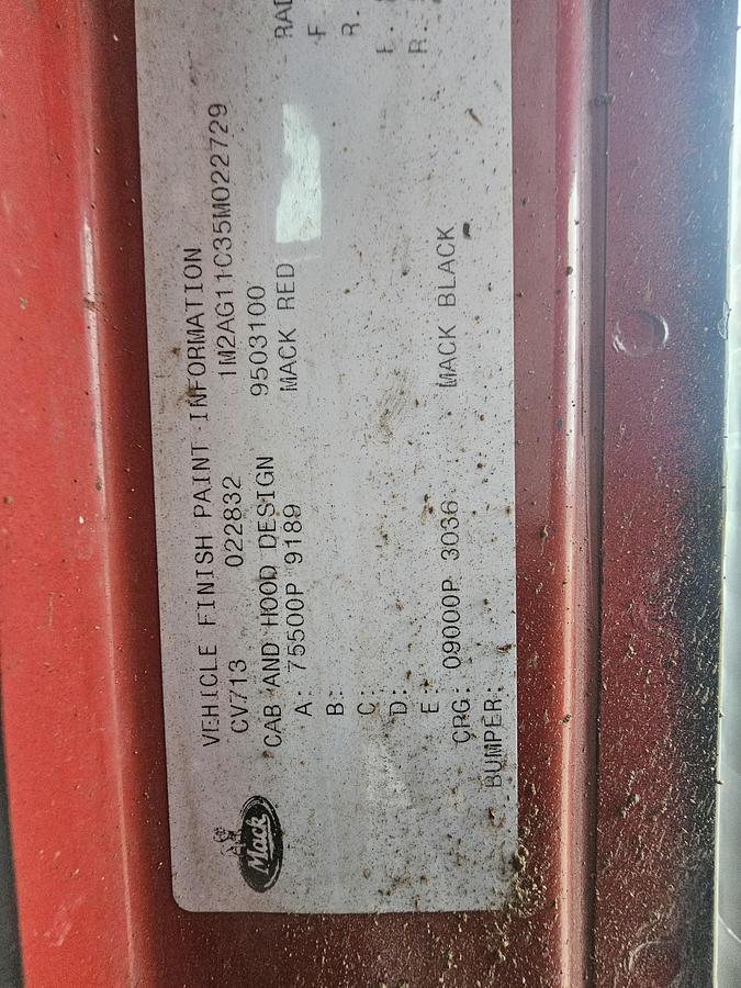 Used 2005 mack granite