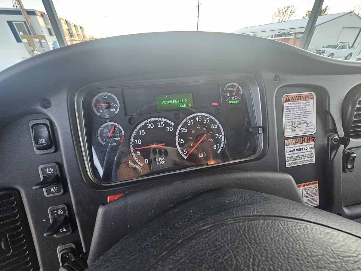 Used 2016 Freightliner / Altec M2106/ LRV58