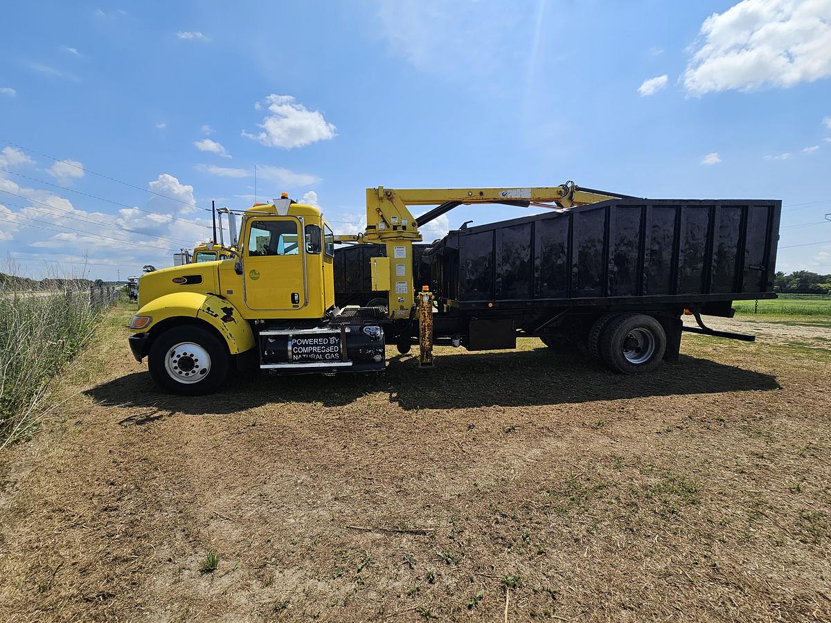 Used 2014 Peterbuilt 382