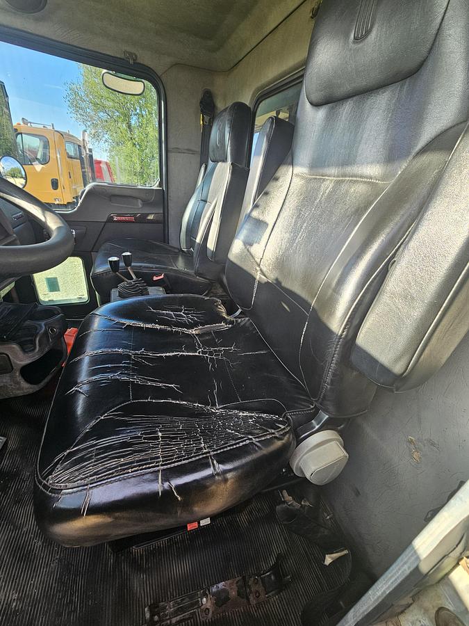 Used 2019 kenworth  T370