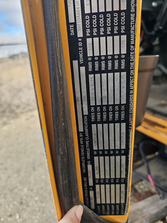 Used 2001 International 4900 Tree Spade