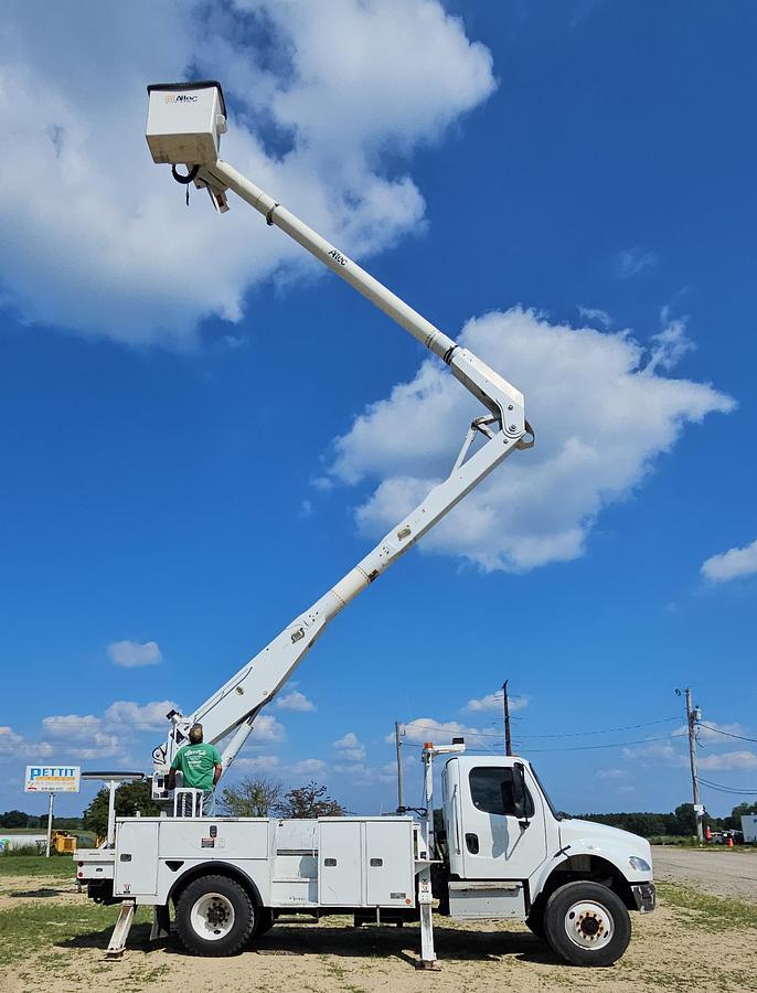 Used 2014 Freightliner / Altec M2106/ AA755