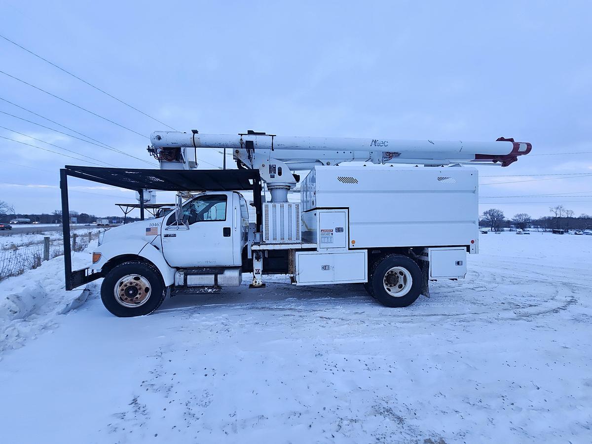 Used 2010 Ford/ Altec F750 /LRV