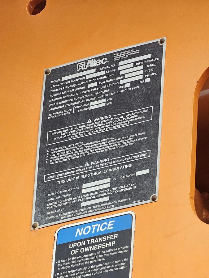 Used 2010 Ford /  Altec F750/ LRV55