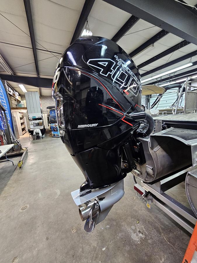 Used 2021 Avalon Excalibur winshield