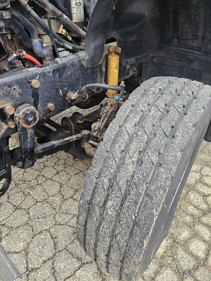 Used 2005 mack granite