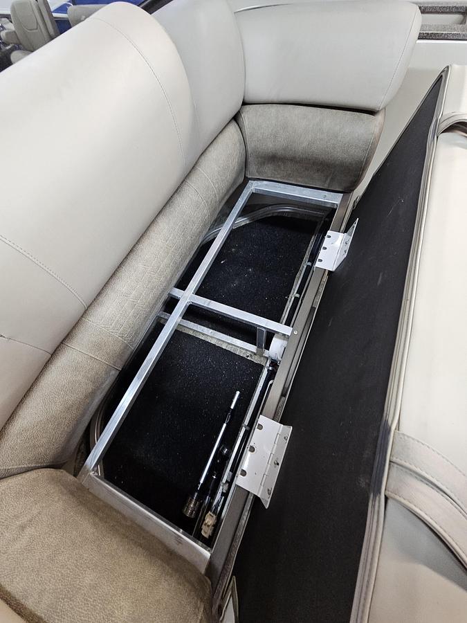 Used 2021 Avalon Excalibur winshield