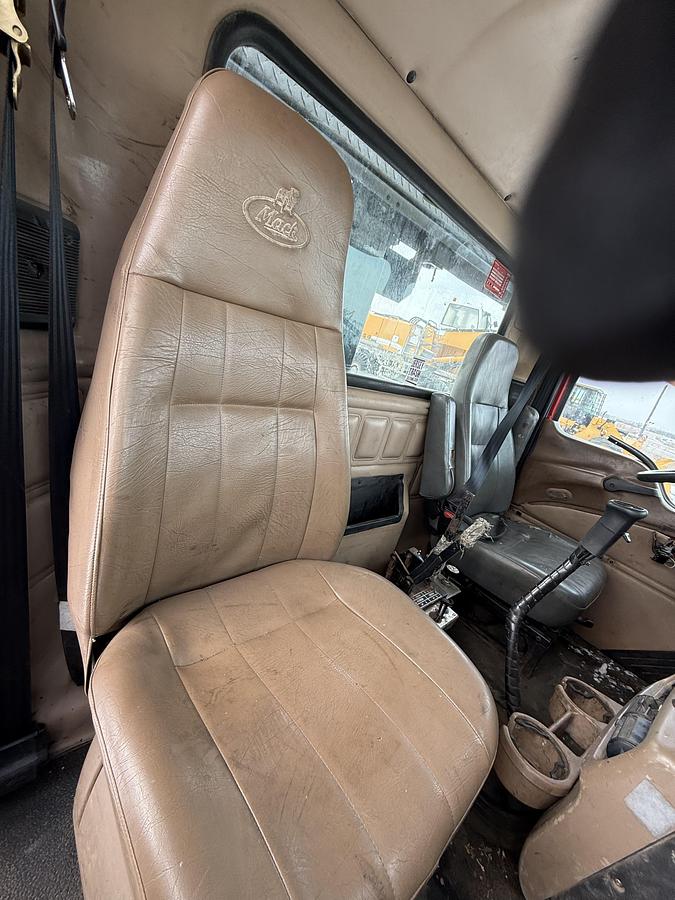 Used 2005 mack granite