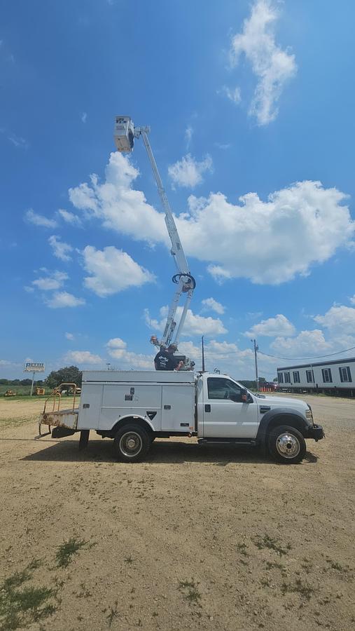 Used 2010 Ford /  Altec F550 / AT37G