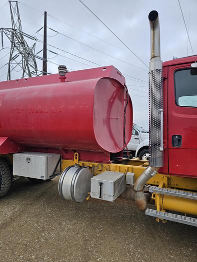 Used 2001 Freightliner FL112