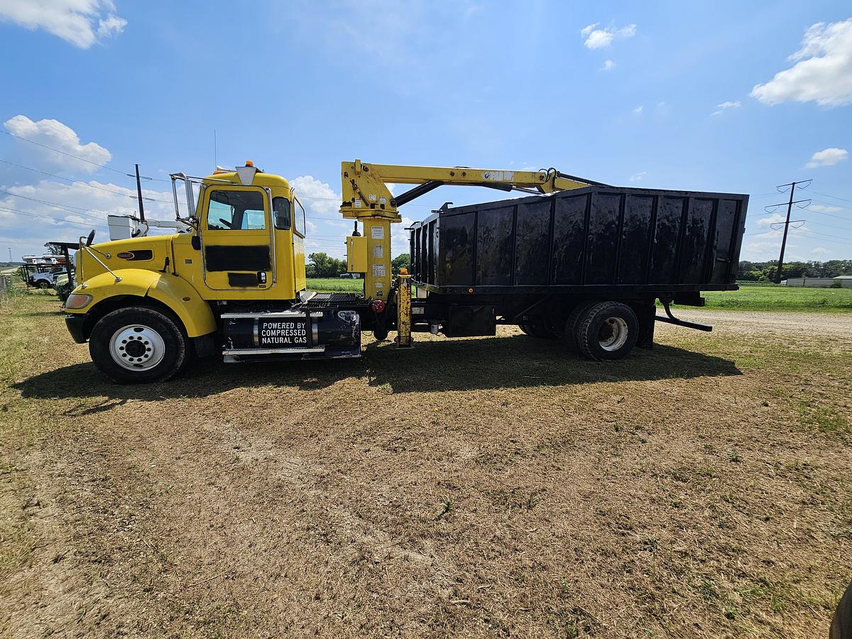 Used 2014 Peterbuilt 382