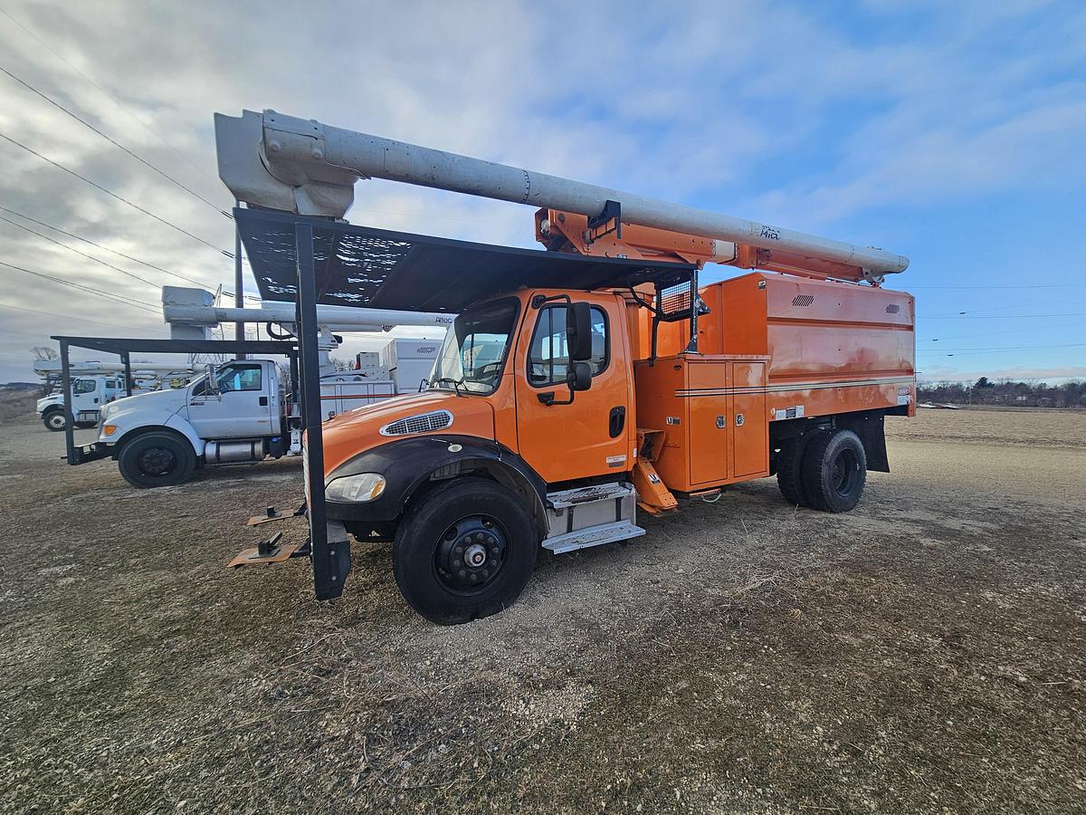 Used 2011 Freightliner / Altec M2106/ LRV56