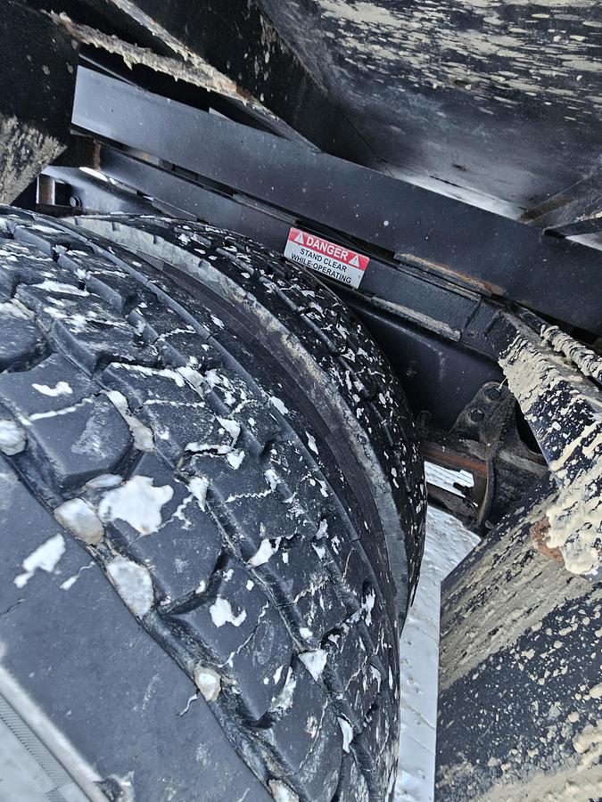 Used 2010 Ford/ Altec F750 /LRV