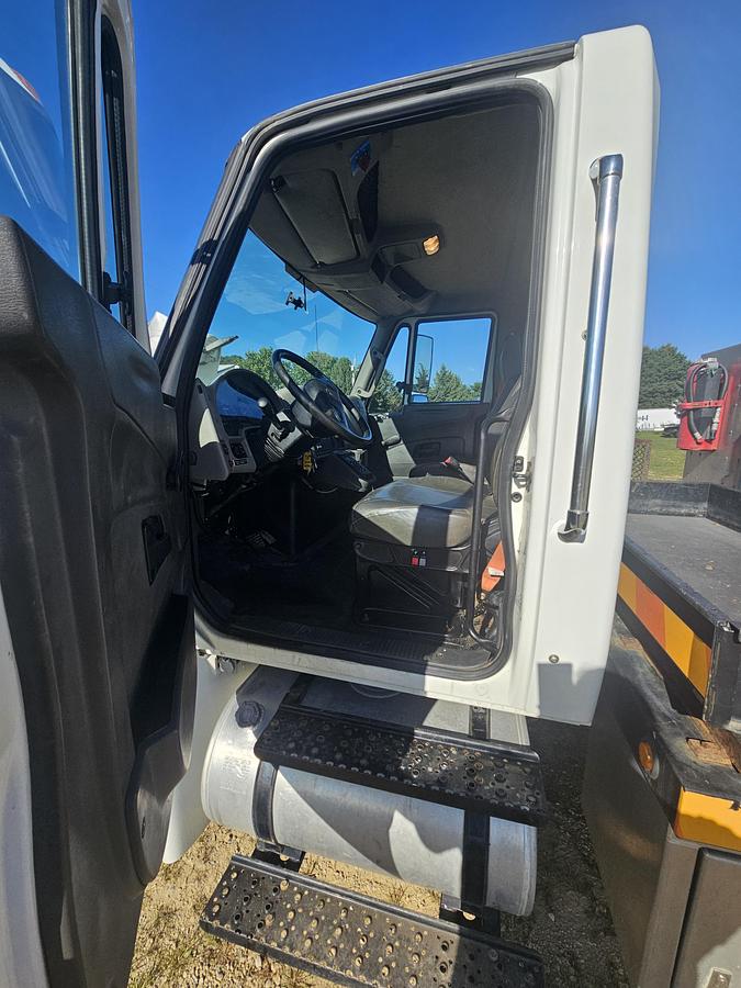Used 2015 International / Utilicore 4300 / MD300
