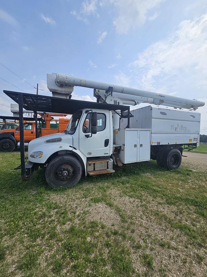 Used 2011 Freightliner / Altec M2106/ LRV55