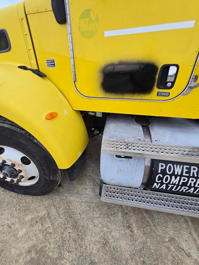 Used 2014 Peterbuilt 382