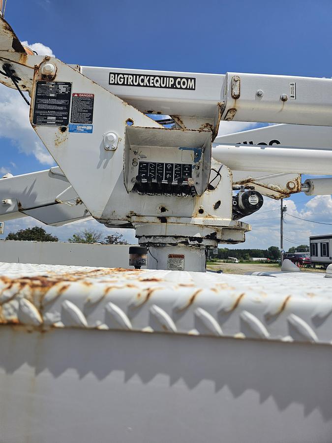 Used 2010 Ford /  Altec F550 / AT37G