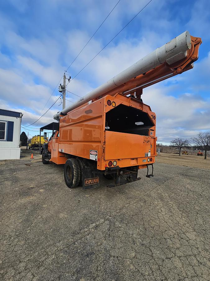 Used 2010 Ford /  Altec F750/ LRV55