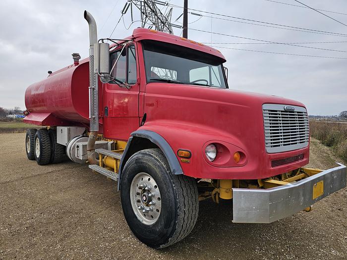 Used 2001 Freightliner FL112