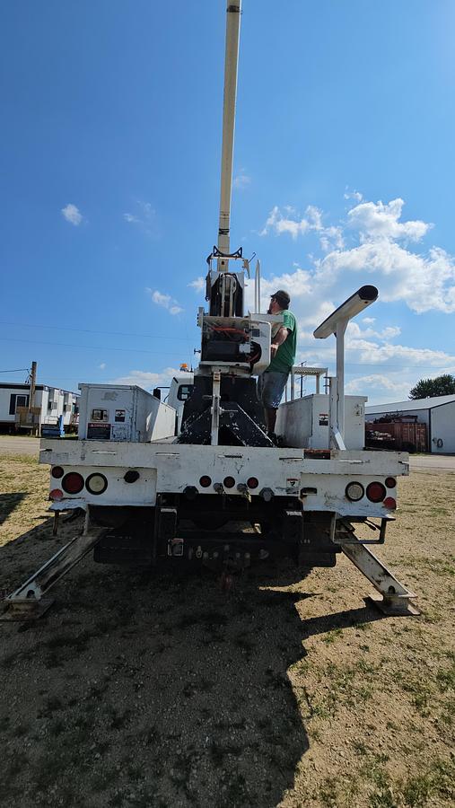 Used 2014 Freightliner / Altec M2106/ AA755
